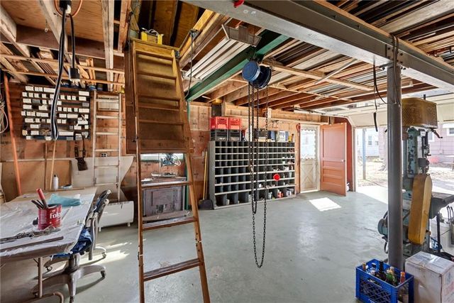 2005 S Hedges Avenue, Independence, MO 64052