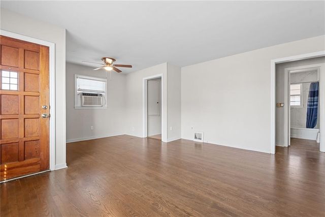 2005 S Hedges Avenue, Independence, MO 64052