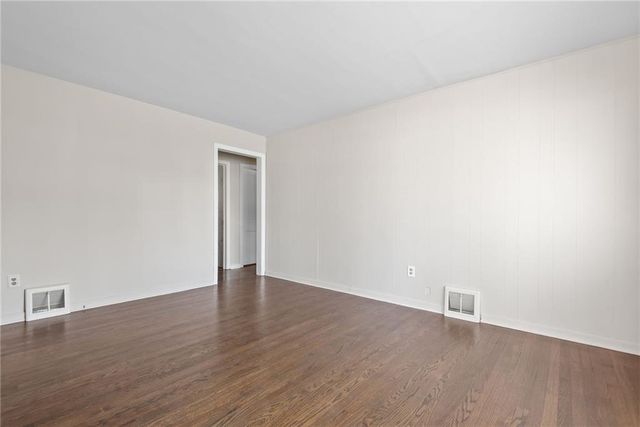 2005 S Hedges Avenue, Independence, MO 64052