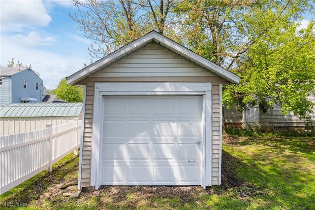 1210 17th Street NE, Canton, OH 44705