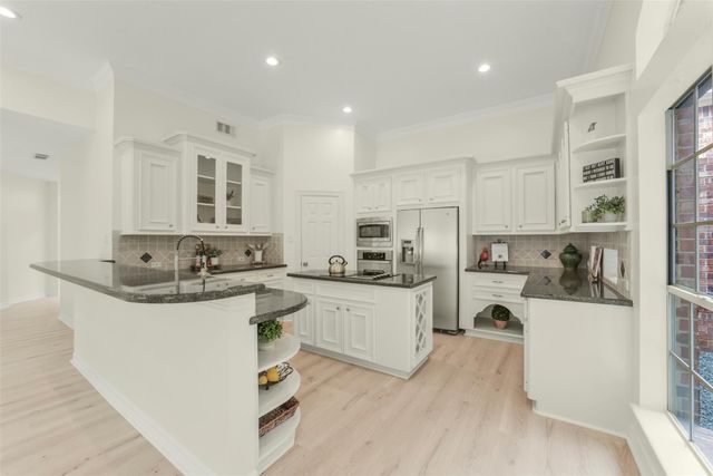 6885 Tournament Drive, Houston, TX 77069