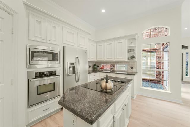 6885 Tournament Drive, Houston, TX 77069