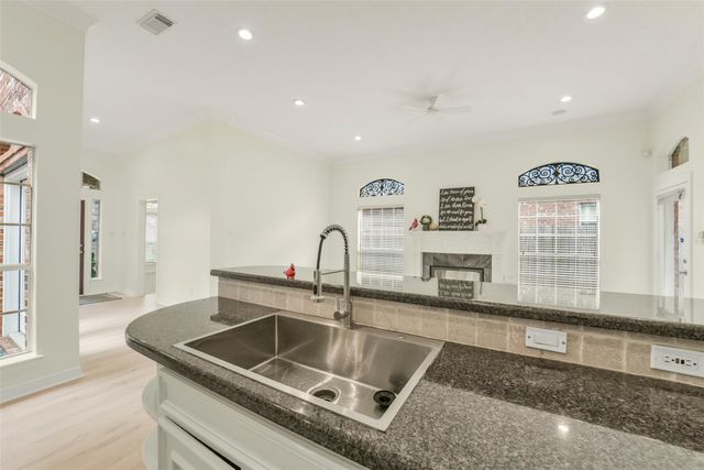 6885 Tournament Drive, Houston, TX 77069