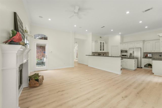 6885 Tournament Drive, Houston, TX 77069