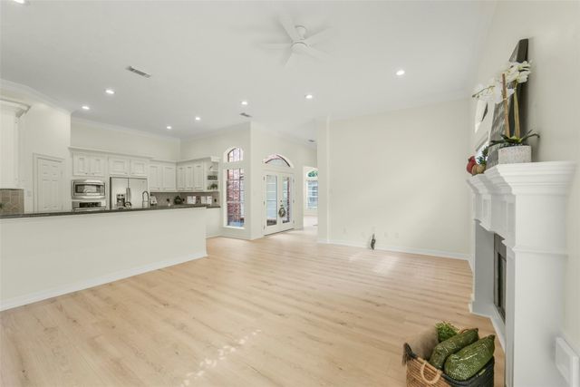 6885 Tournament Drive, Houston, TX 77069