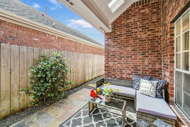 6885 Tournament Drive, Houston, TX 77069