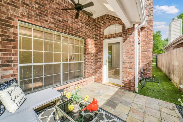 6885 Tournament Drive, Houston, TX 77069