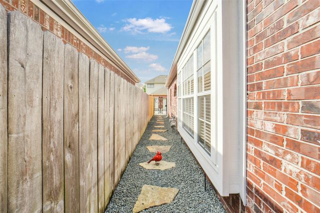 6885 Tournament Drive, Houston, TX 77069