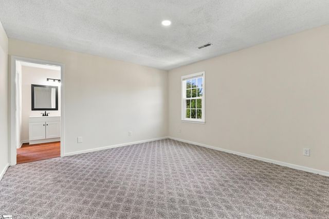 101 Hunters Woods Drive, Simpsonville, SC 29680