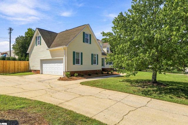 101 Hunters Woods Drive, Simpsonville, SC 29680