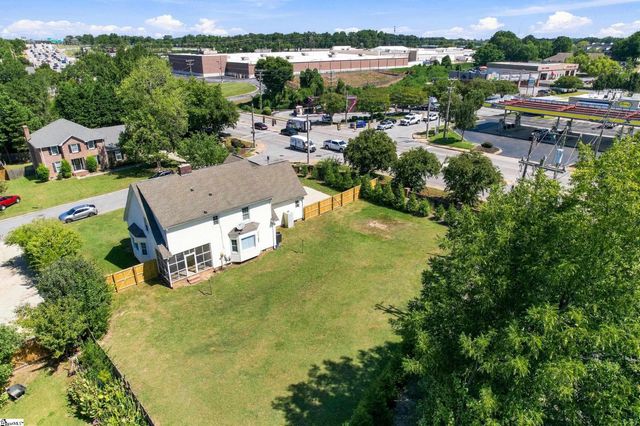 101 Hunters Woods Drive, Simpsonville, SC 29680