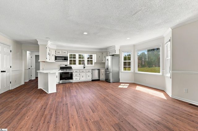 101 Hunters Woods Drive, Simpsonville, SC 29680