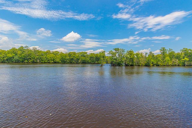 368 Chamberlin Rd., Myrtle Beach, SC 29588