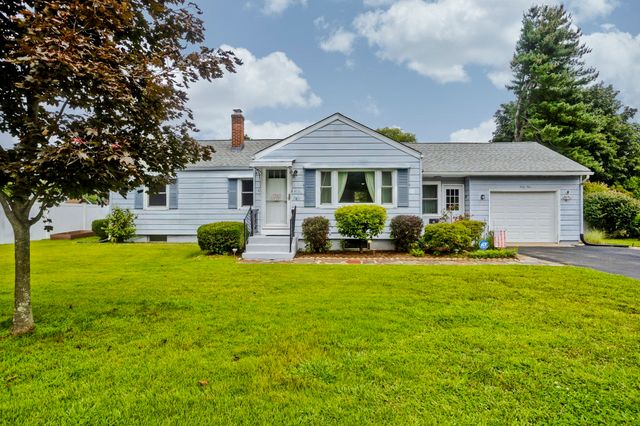 41 Dartmouth St, Agawam, MA 01001