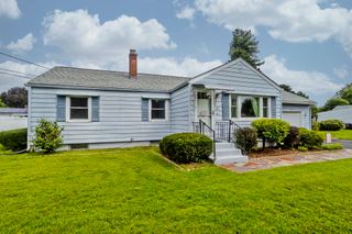 41 Dartmouth St, Agawam, MA 01001