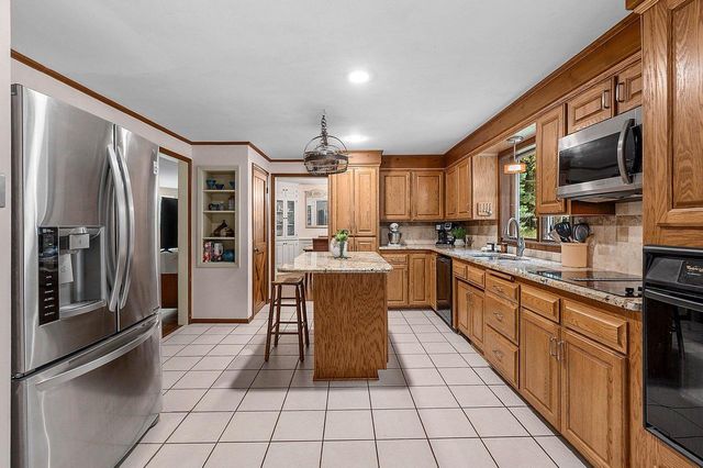 4527 CREEK VALLEY LANE, Oneida, WI 54155
