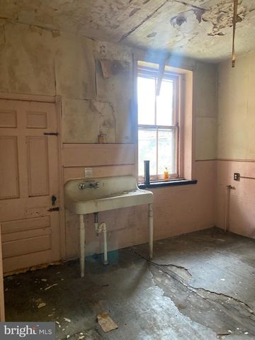 821 S 49TH ST, Philadelphia, PA 19143