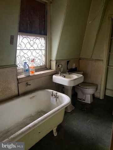 821 S 49TH ST, Philadelphia, PA 19143