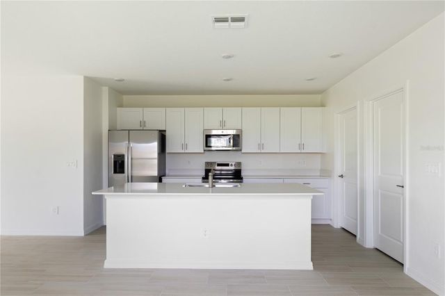 11517 RADIANT SHORE LOOP, San Antonio, FL 33576