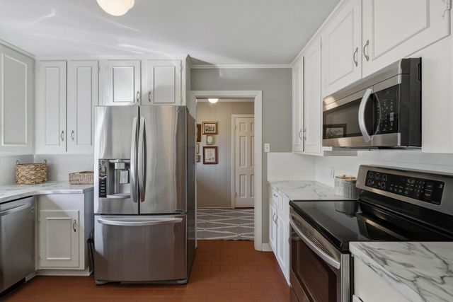 2002 Sunshine Sq, Longview, TX 75601