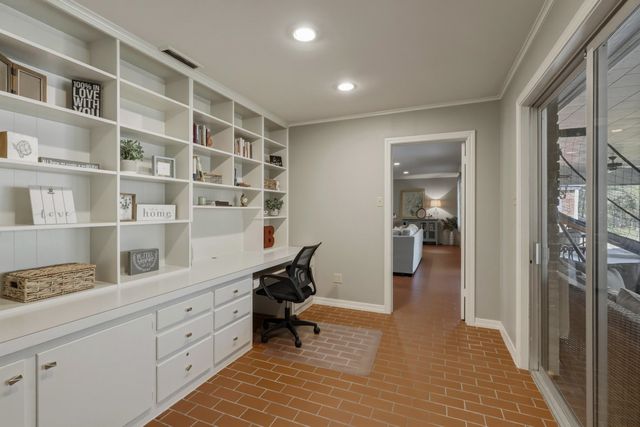 2002 Sunshine Sq, Longview, TX 75601