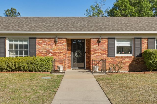 2002 Sunshine Sq, Longview, TX 75601