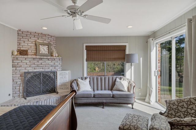 2002 Sunshine Sq, Longview, TX 75601