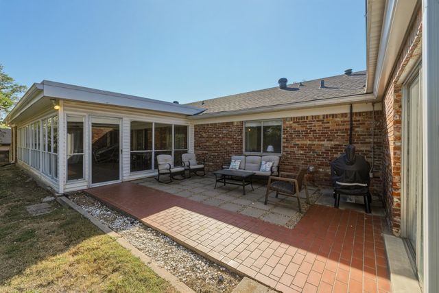 2002 Sunshine Sq, Longview, TX 75601