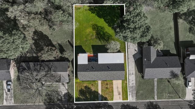 2002 Sunshine Sq, Longview, TX 75601