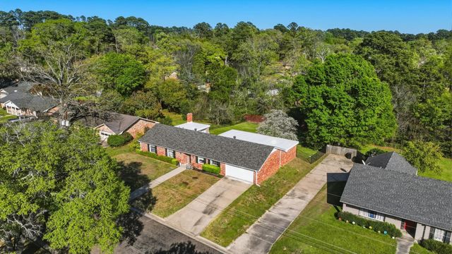 2002 Sunshine Sq, Longview, TX 75601