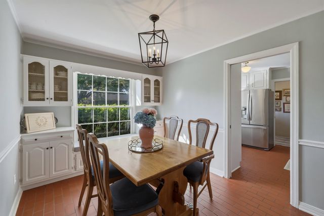 2002 Sunshine Sq, Longview, TX 75601