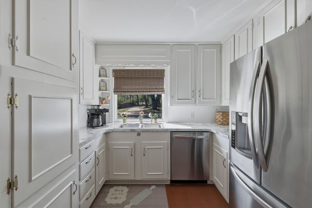 2002 Sunshine Sq, Longview, TX 75601