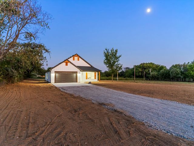 1621 County Road 4764, Boyd, TX 76023