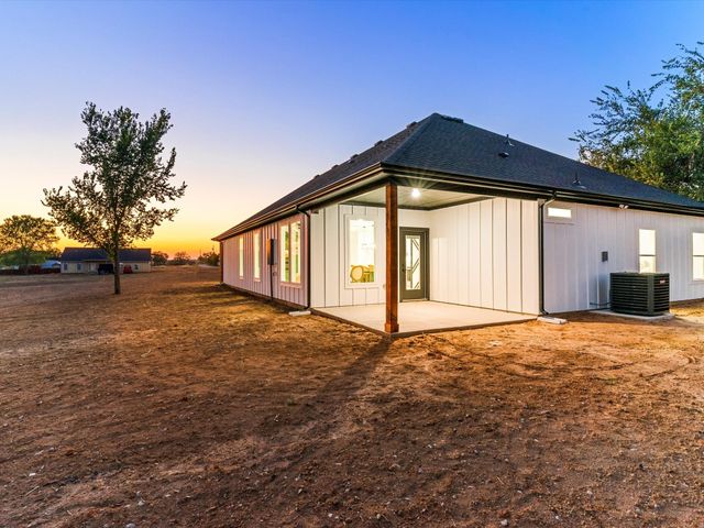 1621 County Road 4764, Boyd, TX 76023