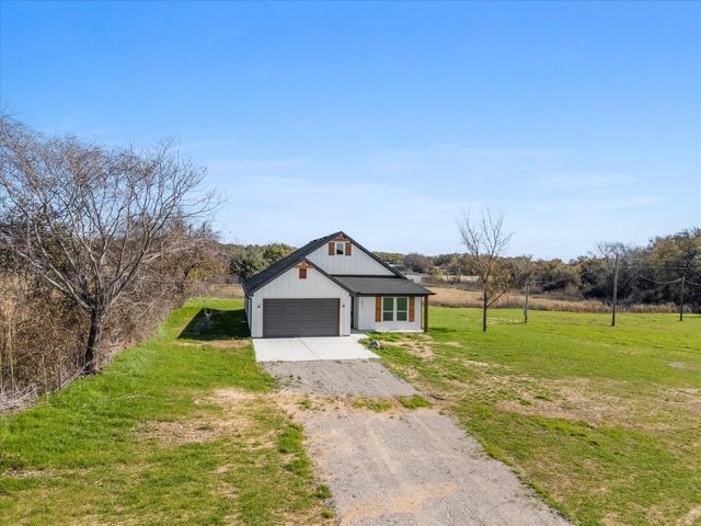 1621 County Road 4764, Boyd, TX 76023