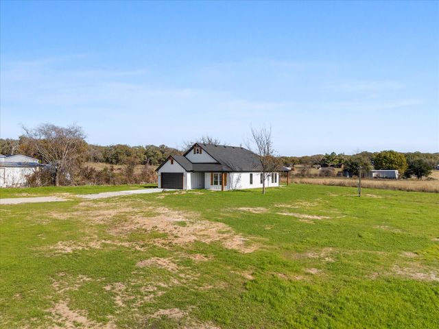 1621 County Road 4764, Boyd, TX 76023