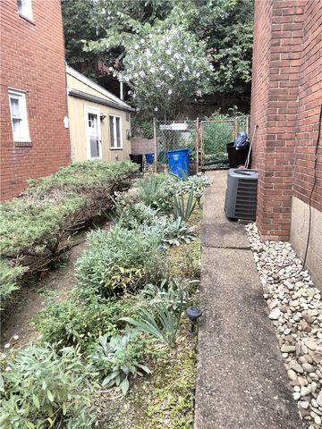 4362 Coleridge St, Stanton Heights, PA 15201