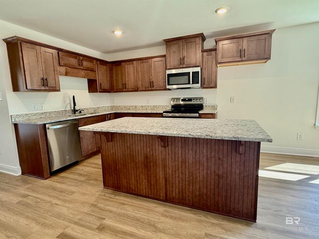 2036 W Union Avenue, Loxley, AL 36551