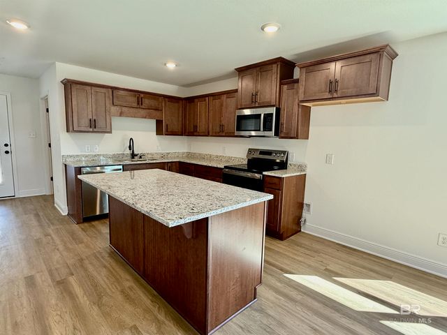 2036 W Union Avenue, Loxley, AL 36551