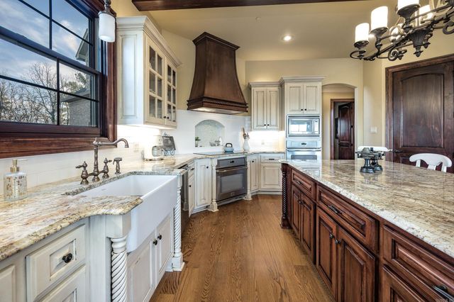 6916 Westridge Road, Roland, AR 72135