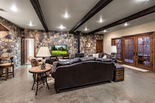 6916 Westridge Road, Roland, AR 72135