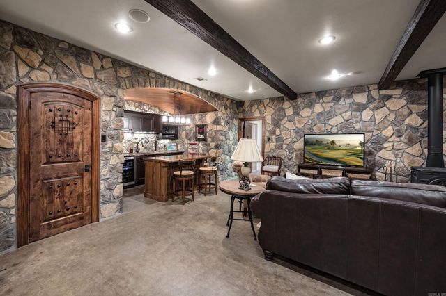 6916 Westridge Road, Roland, AR 72135