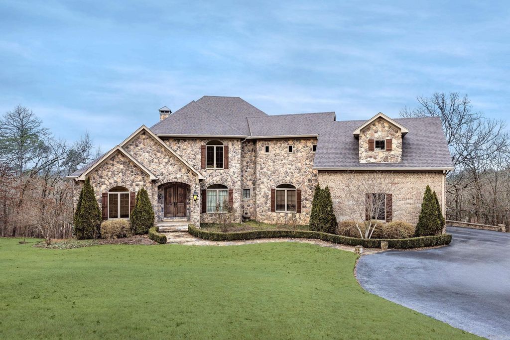 6916 Westridge Road, Roland, AR 72135