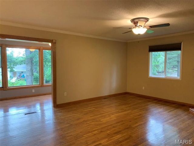 431 Westlake Drive, St Clair, MO 63077