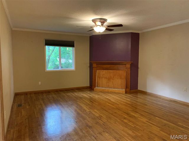 431 Westlake Drive, St Clair, MO 63077