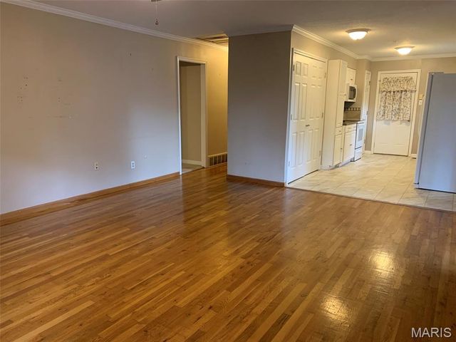 431 Westlake Drive, St Clair, MO 63077