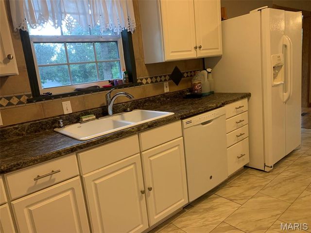 431 Westlake Drive, St Clair, MO 63077