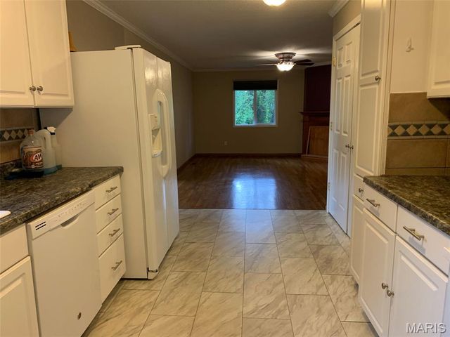 431 Westlake Drive, St Clair, MO 63077