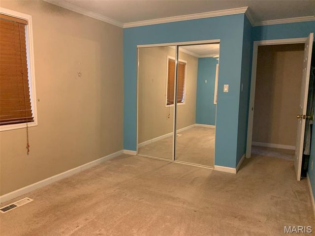 431 Westlake Drive, St Clair, MO 63077