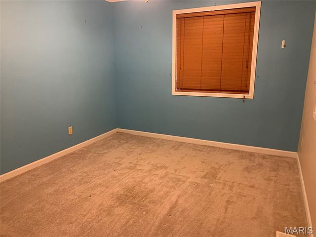 431 Westlake Drive, St Clair, MO 63077